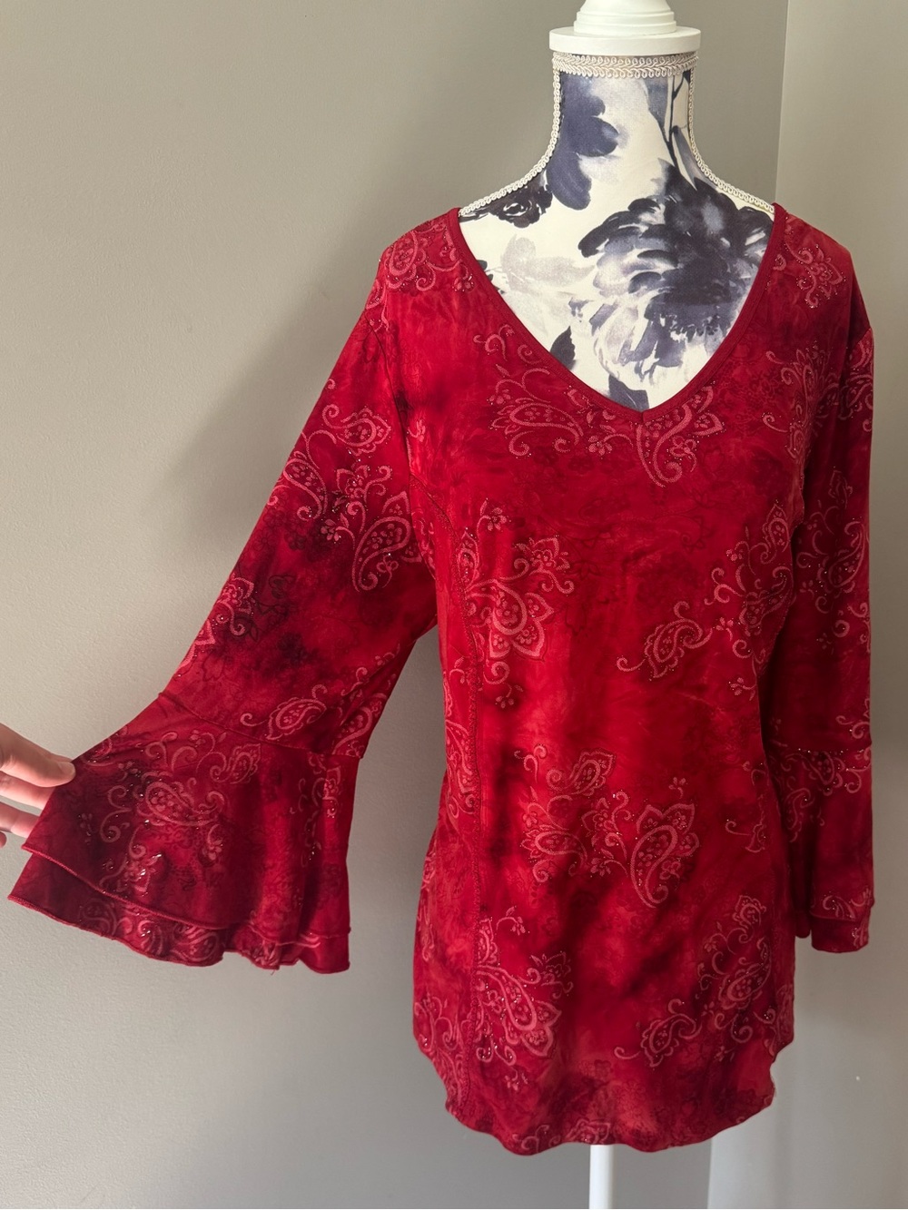 Y2K Sami & Jo Red Paisley And Glitter V-Neck Bell Sleeve Tunic Top